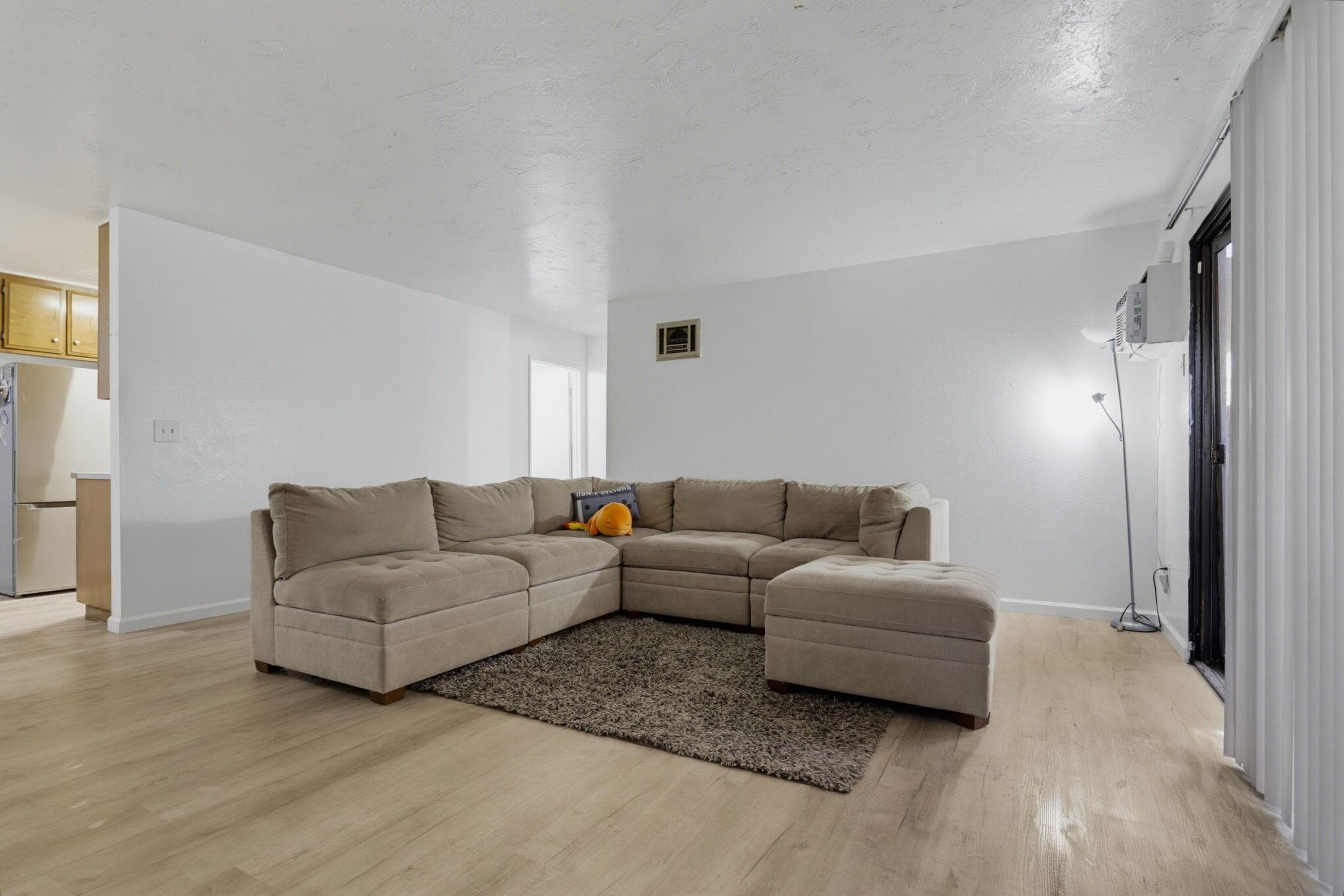 6-web-or-mls-265-loma-alta-dr-unit-b1-00